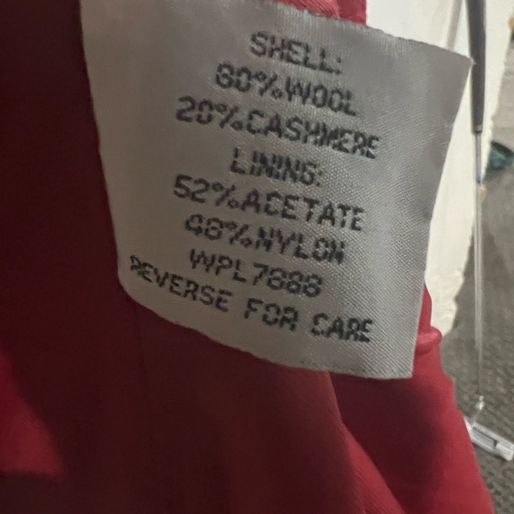 Red lined cashmere wool winter coat by Anne Klein - Picture 6 of 6